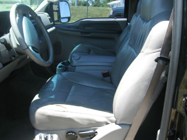 Ford Excursion 2001 photo 17