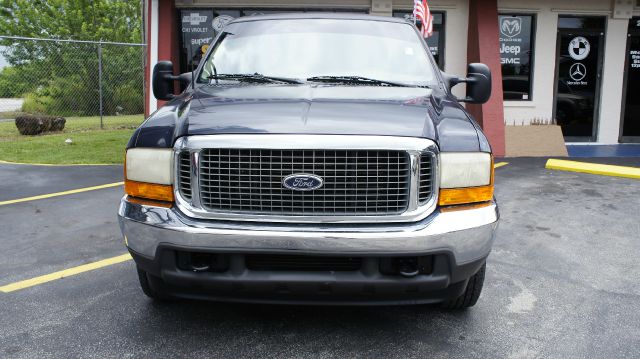 Ford Excursion 2001 photo 1