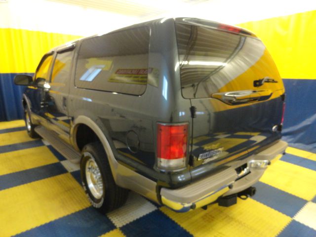 Ford Excursion 2001 photo 1