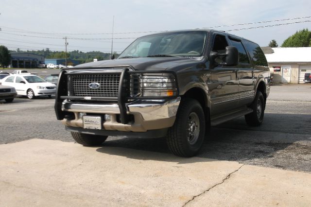 Ford Excursion 2002 photo 1