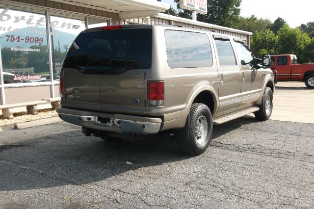 Ford Excursion 2002 photo 2