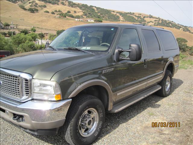 Ford Excursion 2DR HB AT Sport Utility