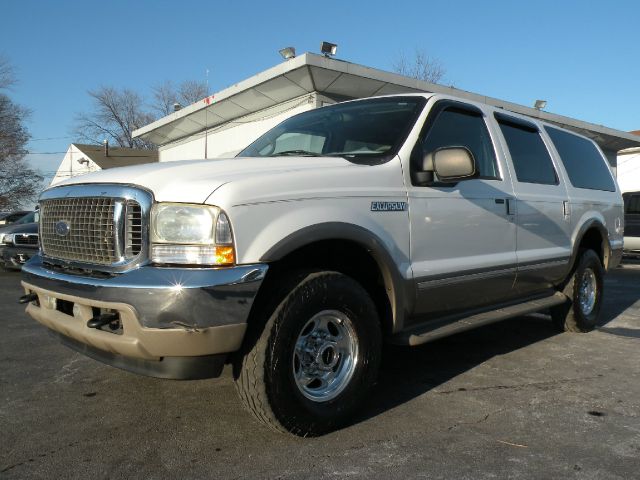 Ford Excursion 2002 photo 1