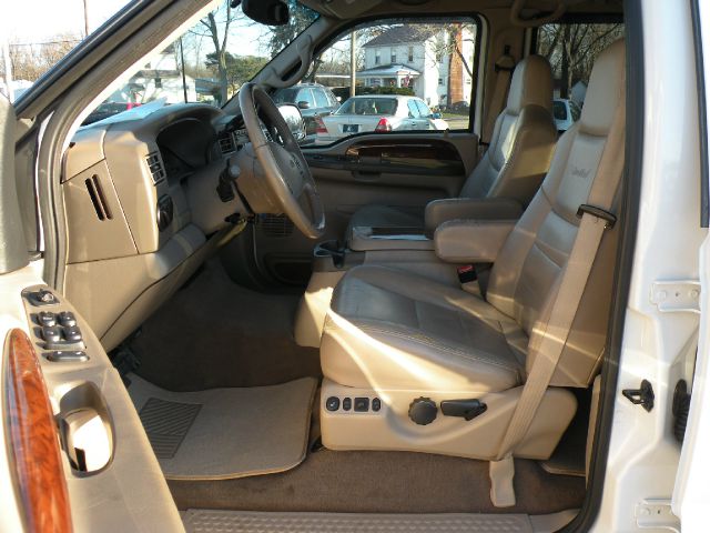 Ford Excursion 2002 photo 2