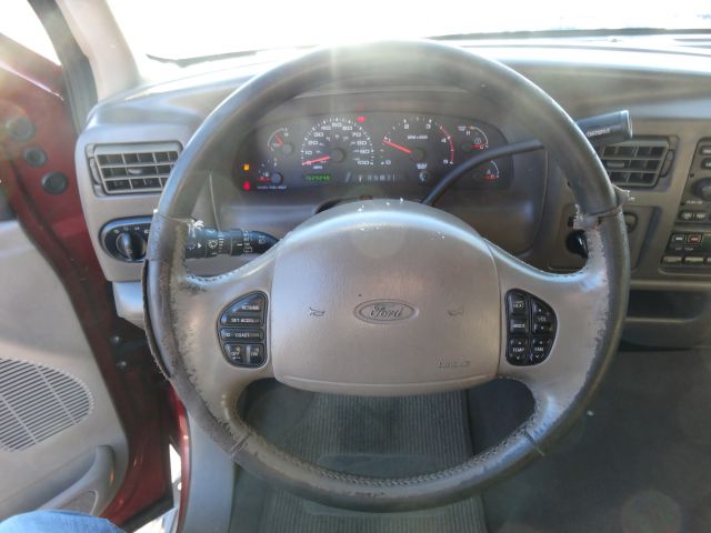 Ford Excursion 2002 photo 2