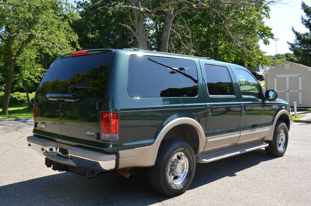 Ford Excursion 2002 photo 2