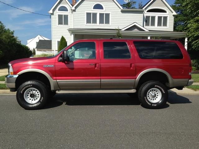 Ford Excursion 2002 photo 1
