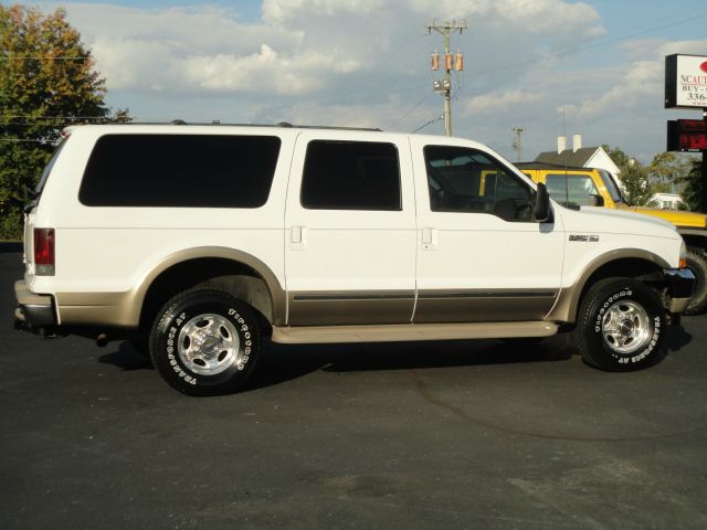 Ford Excursion 2002 photo 4