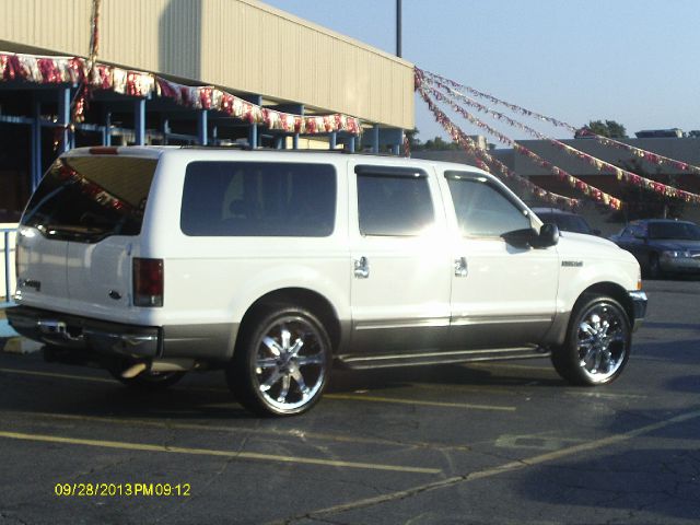 Ford Excursion 2003 photo 1