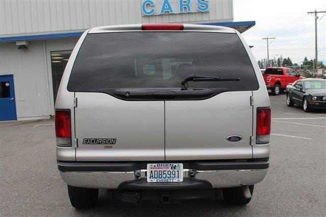Ford Excursion 2003 photo 2