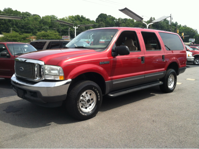 Ford Excursion 2003 photo 2