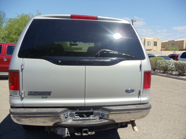 Ford Excursion 2003 photo 1
