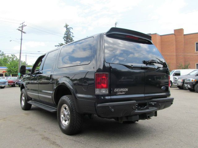 Ford Excursion 2003 photo 2