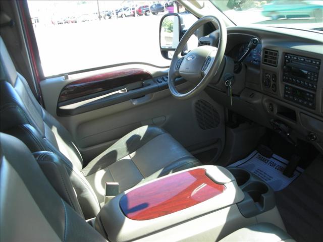Ford Excursion 2003 photo 1