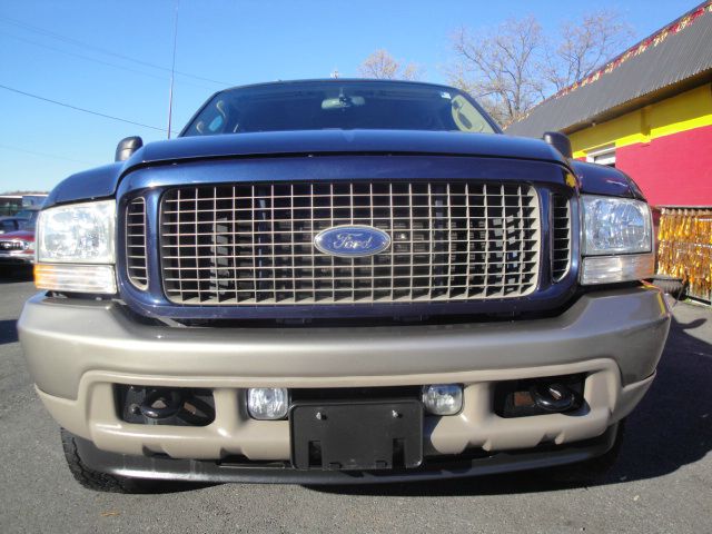Ford Excursion 2003 photo 1