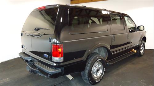 Ford Excursion 2003 photo 2
