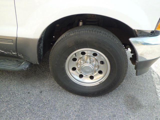 Ford Excursion 2003 photo 10