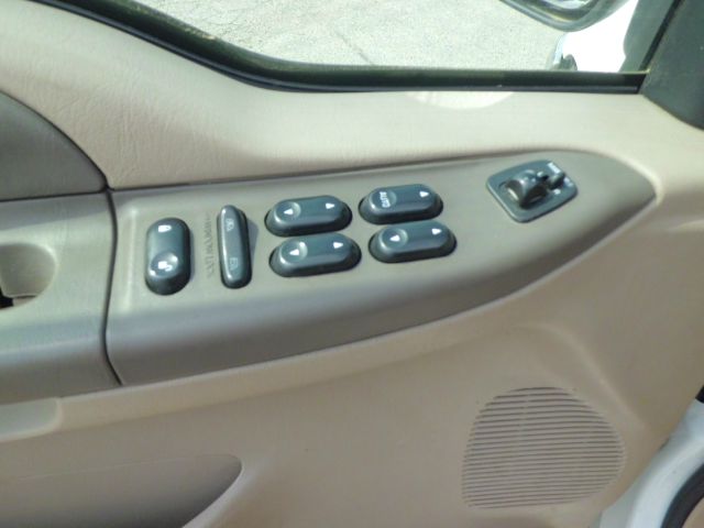 Ford Excursion 2003 photo 15