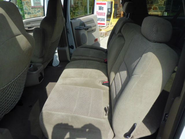 Ford Excursion 2003 photo 24