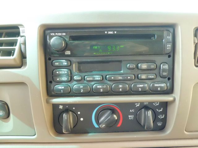 Ford Excursion 2003 photo 28