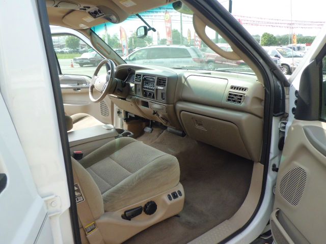 Ford Excursion 2003 photo 30