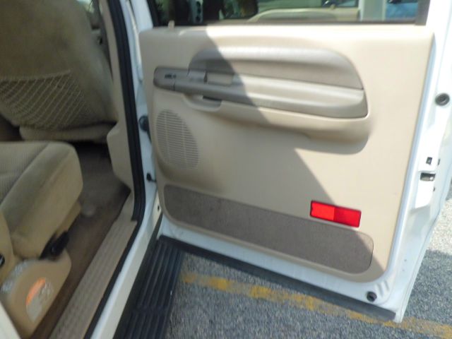 Ford Excursion 2003 photo 4