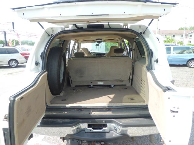Ford Excursion 2003 photo 7