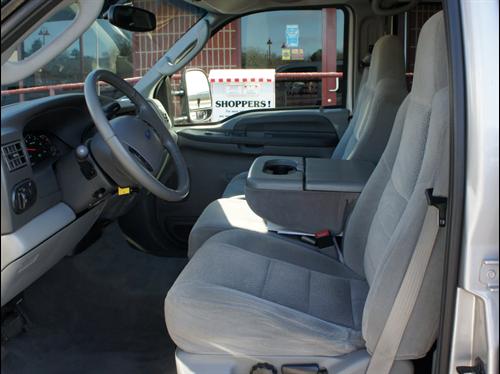 Ford Excursion 2003 photo 1