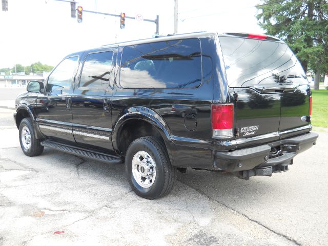 Ford Excursion 2003 photo 2