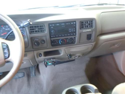 Ford Excursion 2004 photo 1