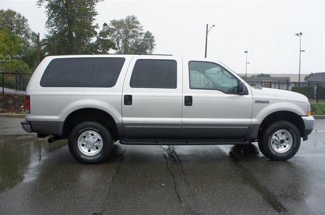 Ford Excursion 2004 photo 1