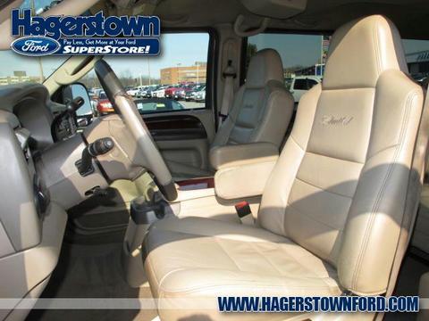 Ford Excursion 2004 photo 1