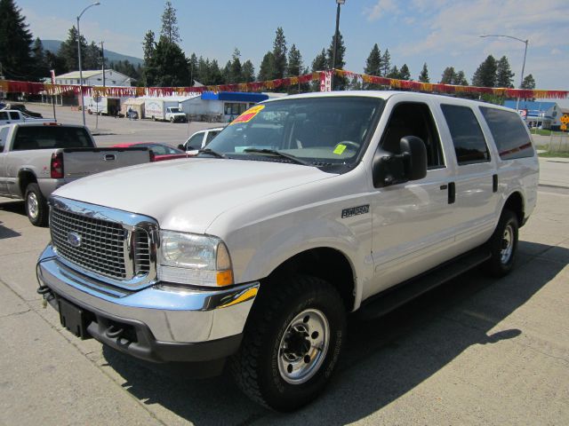 Ford Excursion 2004 photo 2