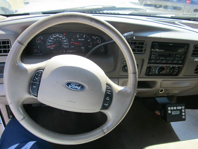 Ford Excursion 2004 photo 4