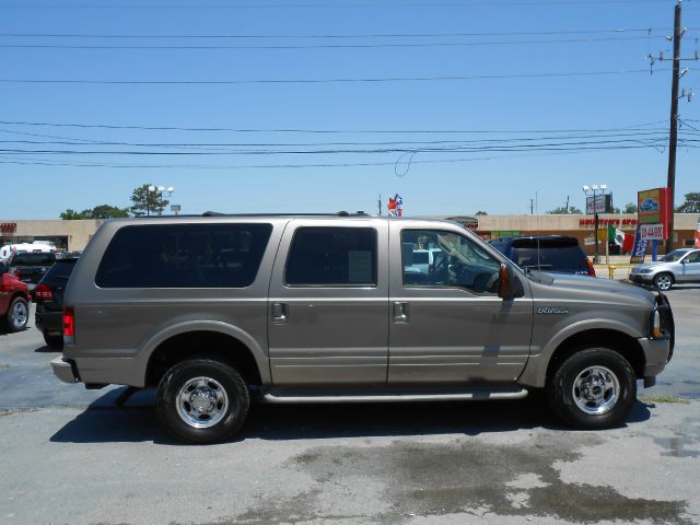 Ford Excursion 2004 photo 1