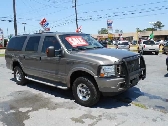 Ford Excursion 2004 photo 16