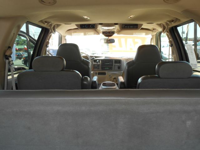 Ford Excursion 2004 photo 18