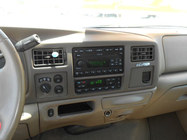 Ford Excursion 2004 photo 20