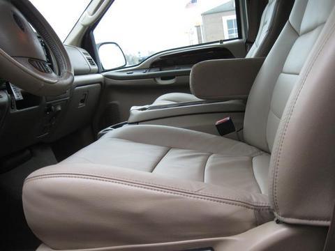 Ford Excursion 2004 photo 2