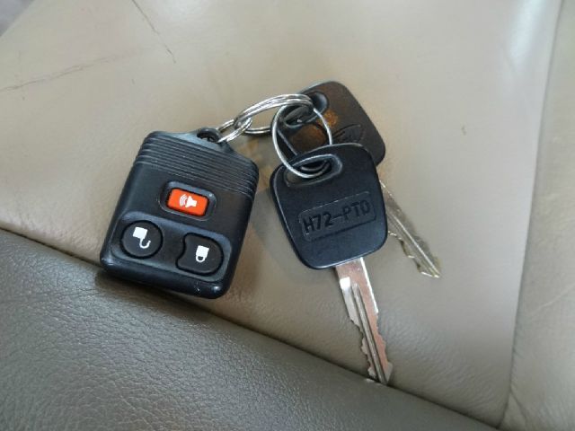 Ford Excursion 2004 photo 13