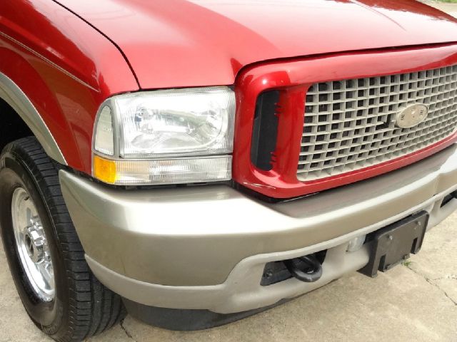 Ford Excursion 2004 photo 2