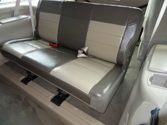 Ford Excursion 2004 photo 21