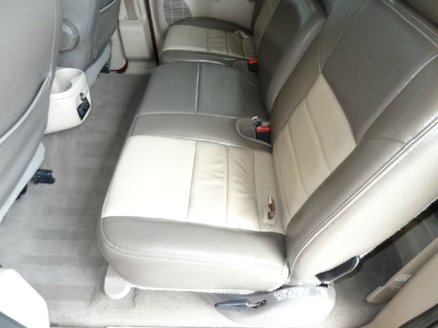 Ford Excursion 2004 photo 25
