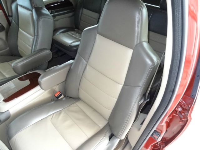 Ford Excursion 2004 photo 34