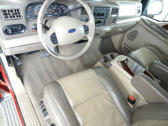 Ford Excursion 2004 photo 35