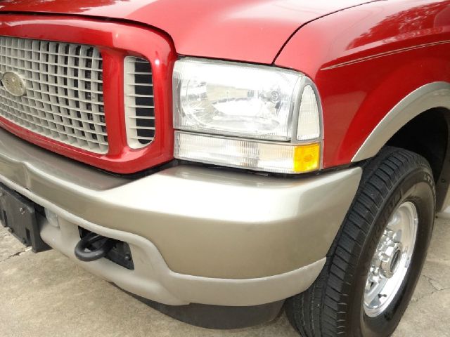 Ford Excursion 2004 photo 39