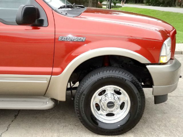 Ford Excursion 2004 photo 43