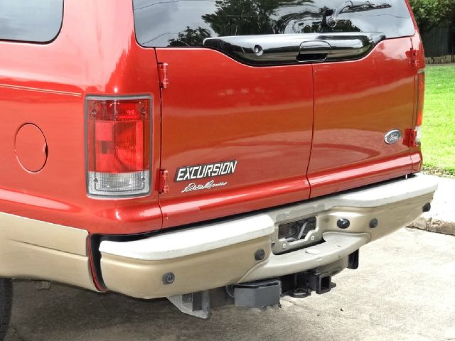 Ford Excursion 2004 photo 46
