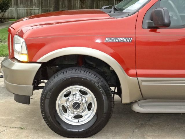 Ford Excursion 2004 photo 47