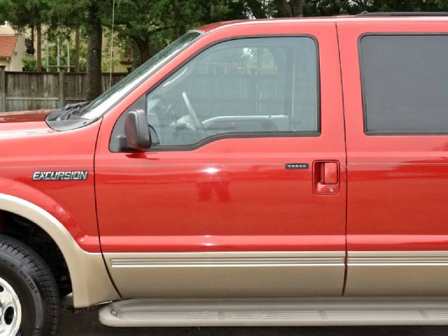 Ford Excursion 2004 photo 48
